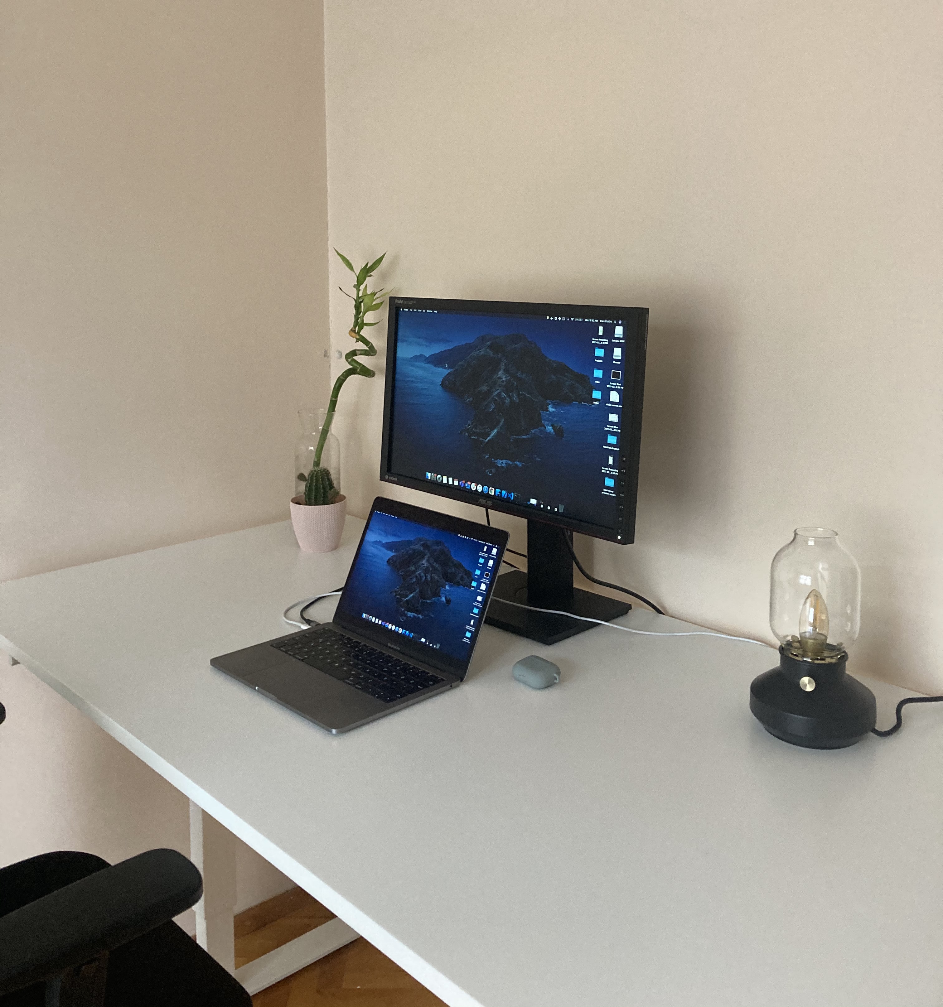 desk-setup